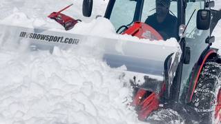 Snow Removal with SNOWSPORT® Pro Utility Blade – Agri-Cover, Inc.